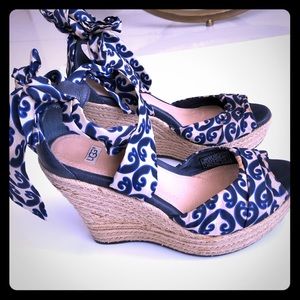 UGG Lace- up wedge shoes